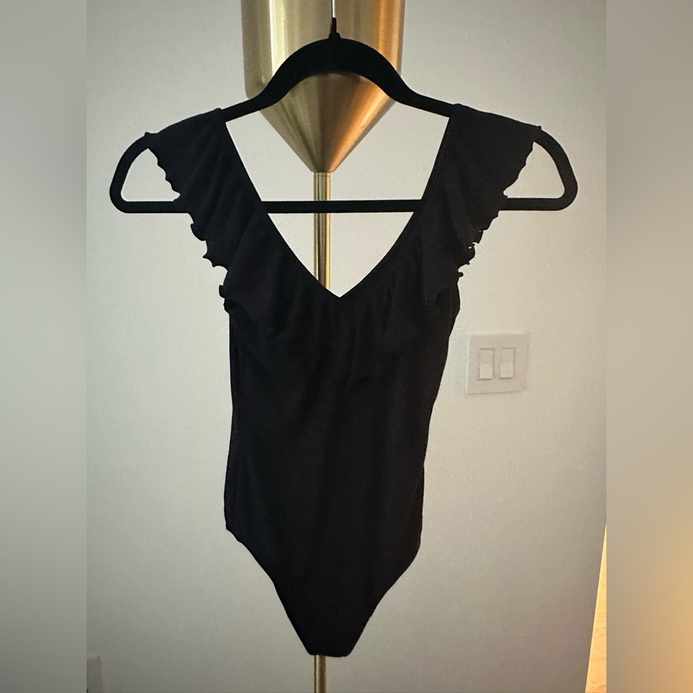 Aritzia - Black bodysuit - XS